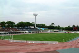三ッ沢公園陸上競技場(2002/4/20)