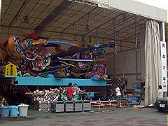 製作中のねぶた