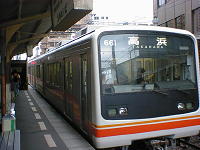 新型車両(大手町駅)